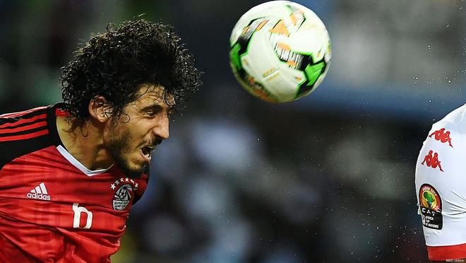 瑞士队观众热烈欢呼!,萨拉赫迎来二十赛季出色发挥赛场气氛高涨(热烈欢迎运动员来比赛的语句) 瑞士队观众热烈欢呼!,萨拉赫迎来二十赛季出色发挥赛场气氛高涨(热烈欢迎运动员来比赛的语句)